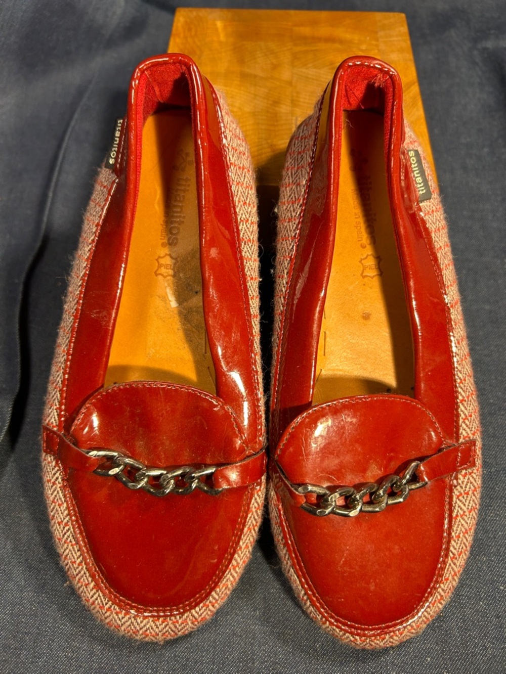 Titanitos leather chain detail slide in loafers made in Spain